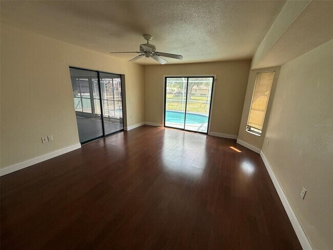 Building Photo - 1001 S Wapello St