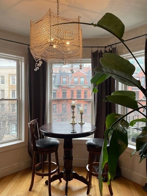 Building Photo - 209 Newbury St