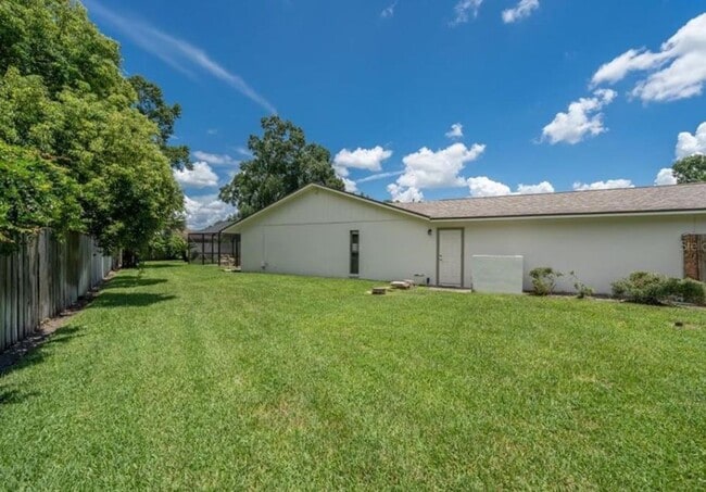 Building Photo - 3203 Stoneybrook Ln