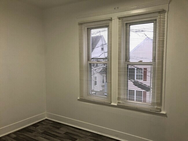 Building Photo - 14 K K Terrace