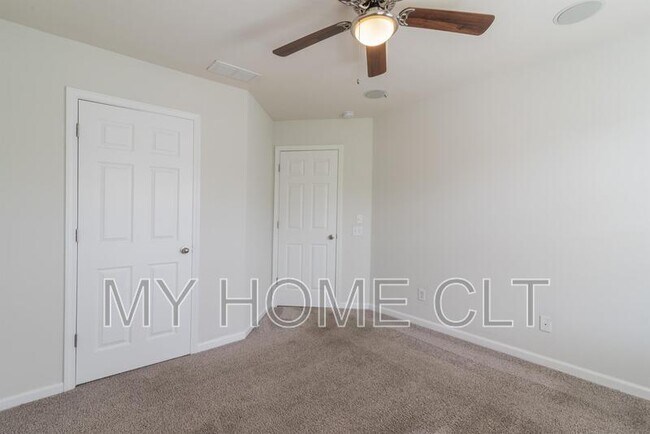 Building Photo - 2108 Arbor Vista Dr