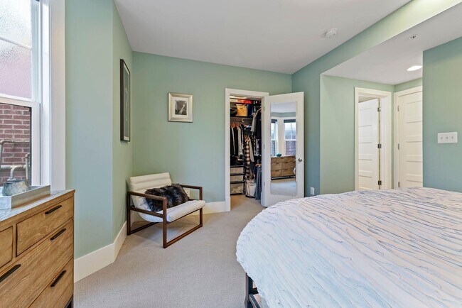 Building Photo - 783 Morton St NW