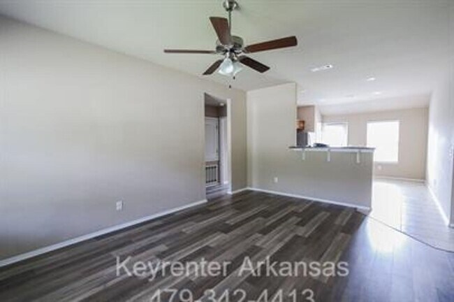 Building Photo - Beautiful East Fayetteville 3 bedroom/2 bath home!