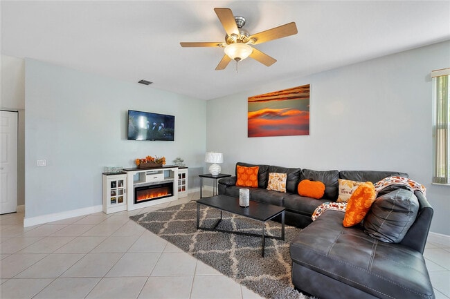 Building Photo - 3527 Chesapeake Cir