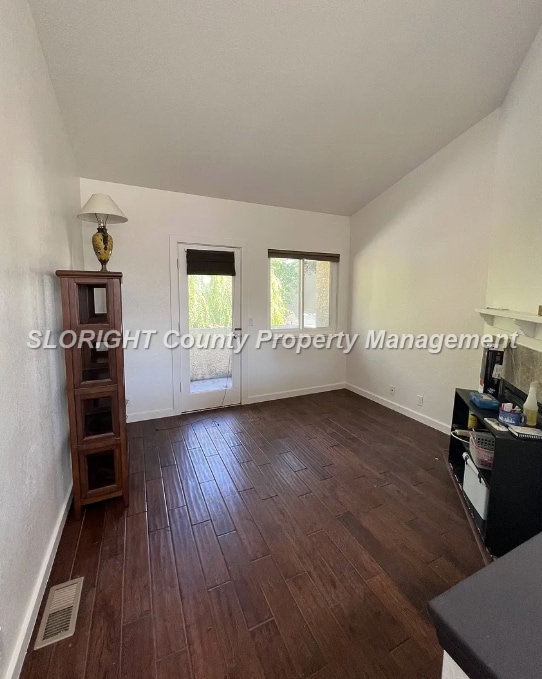 Building Photo - AVAILABLE JULY - 4 Bedroom / 3 bath