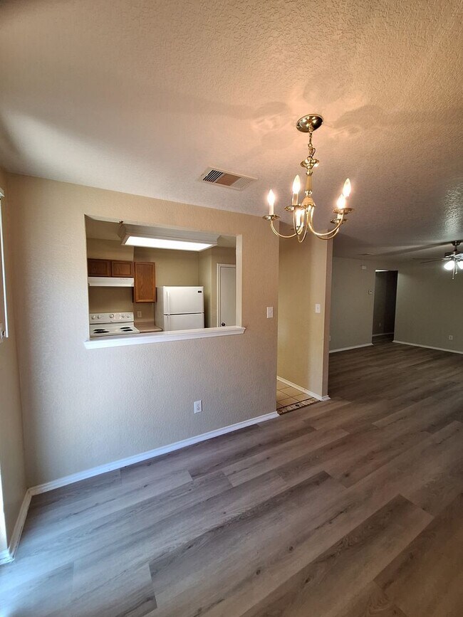Building Photo - Bridgewood Corner Lot