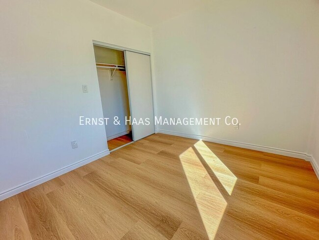 Building Photo - Lovely 2 Bedroom Apartment in Central Long...