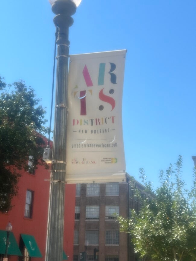 NEIGHBORHOOD - 333 Julia St