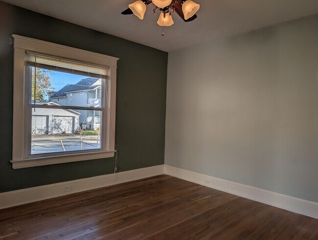 Building Photo - 1560 Coutant Ave