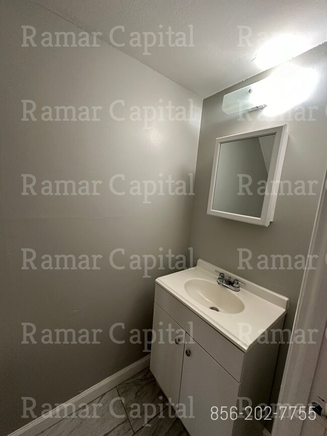 Building Photo - Stylish & Fully Furnished 3-Bedroom, 2-Bat...