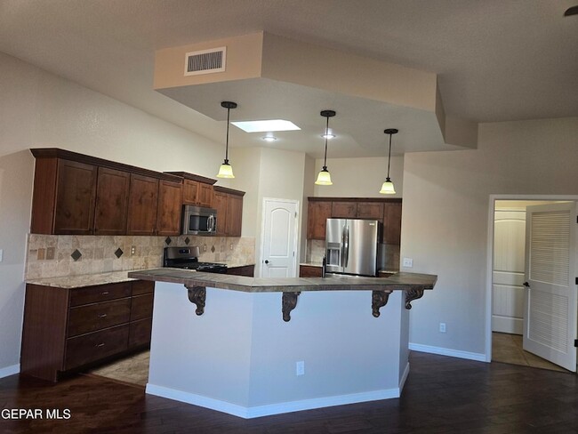 Building Photo - 6617 Cabana Del Sol Dr
