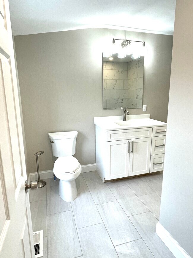 Building Photo - 4680 Umbria St