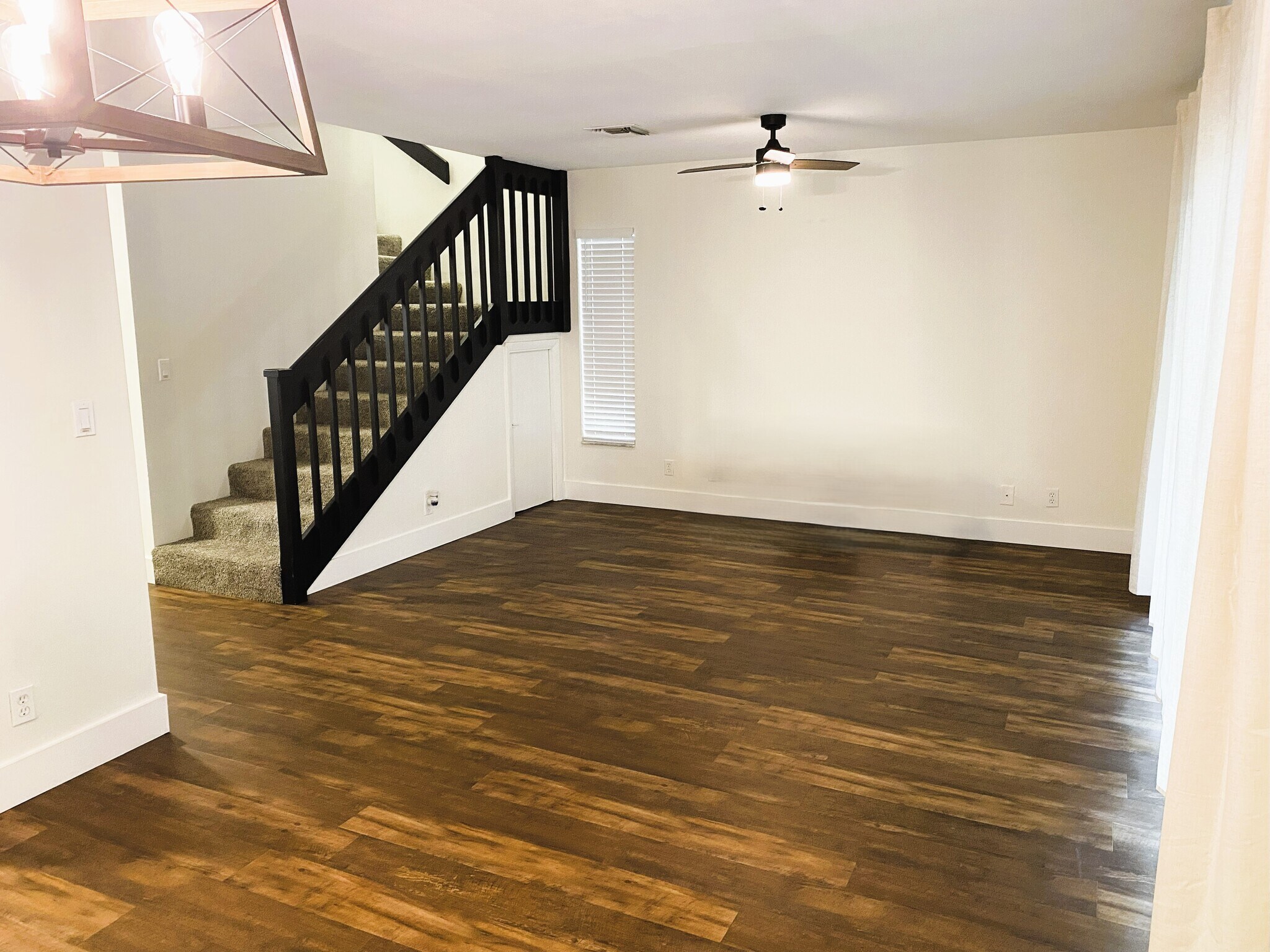 Building Photo - 9345 Green Meadows Way