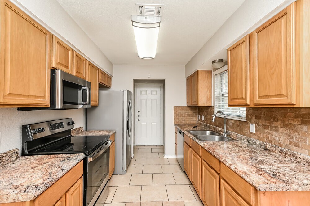 Building Photo - 428 Guadalupe Dr