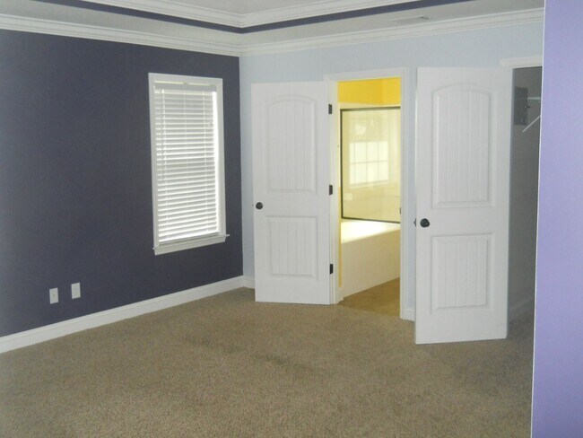 Building Photo - Glen Laurel S/D