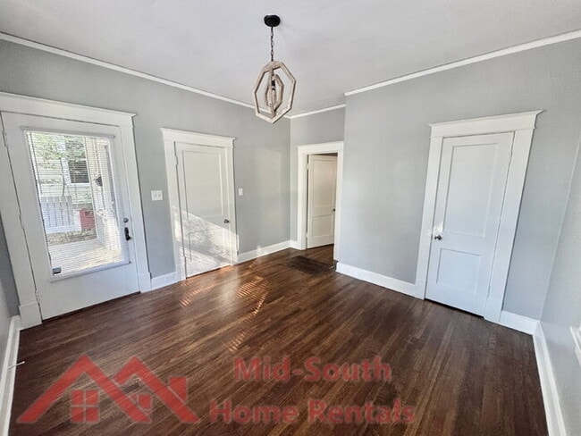 Building Photo - 666 Landis St