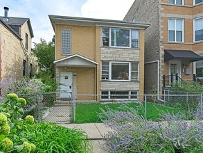 Building Photo - 2735 N Mozart St