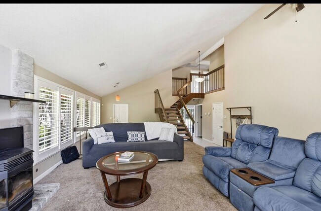 Building Photo - Wonderful 4bd/2.5ba Cameron Park Home with Pool and RV Access!