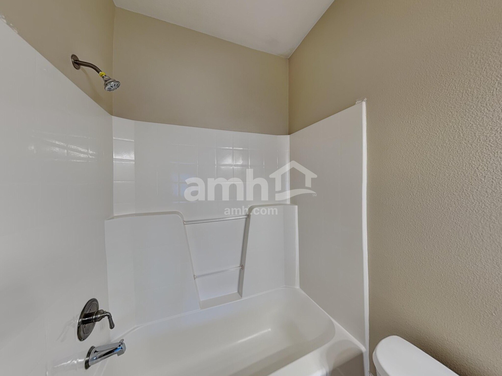 Building Photo - 7353 Rainier Dr