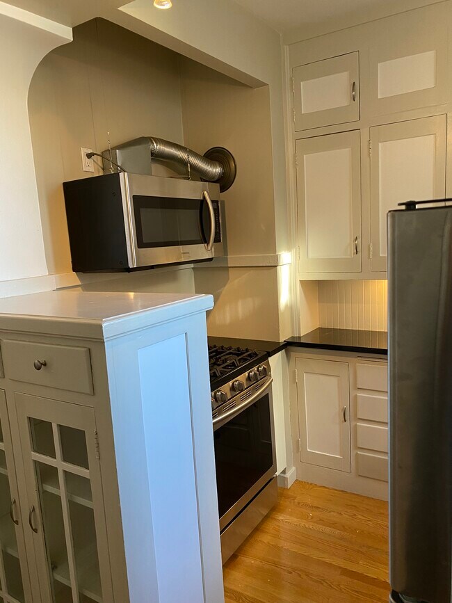 Building Photo - 741 14th St