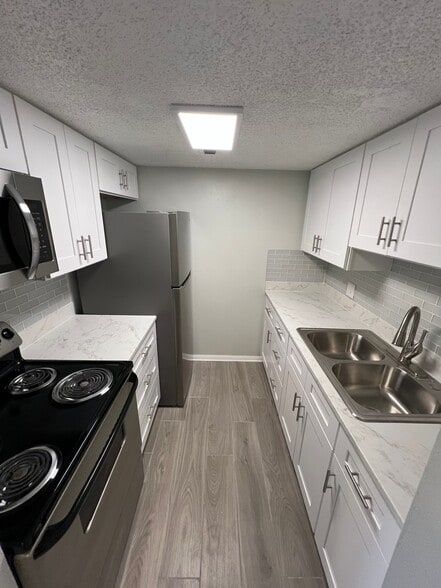 Building Photo - 1 Bed/1 Bath - Unit 230