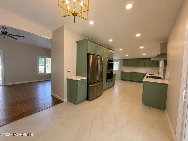 Building Photo - 253 Parkview Ter