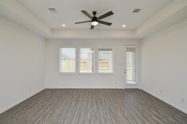 Building Photo - 9730 Burlington Bristol Dr