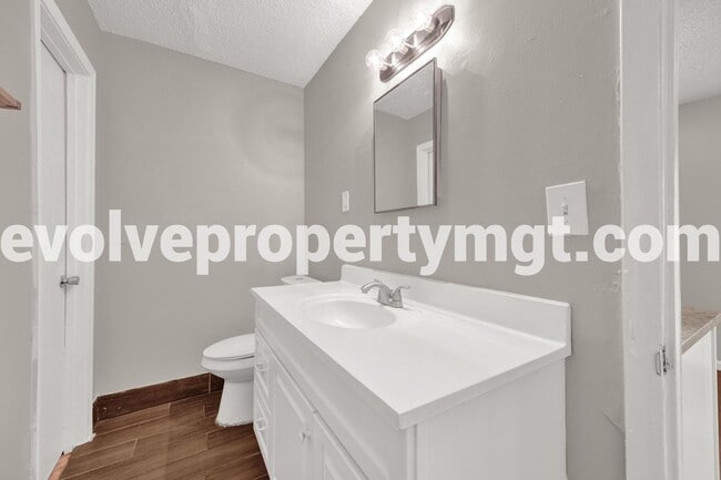 Building Photo - 674 Hobbs Dr