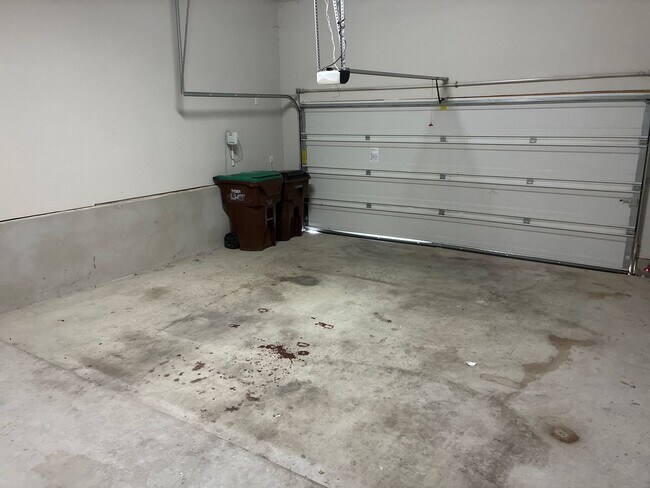 Building Photo - 4BR/3BA House • In-Unit W/D • Attached Garage  • Backyard in San Antonio