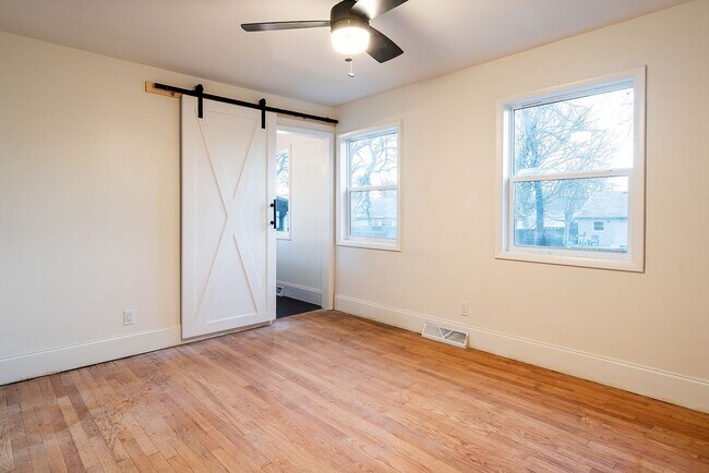 Building Photo - REMODELED 4 BEDROOM HOUSE