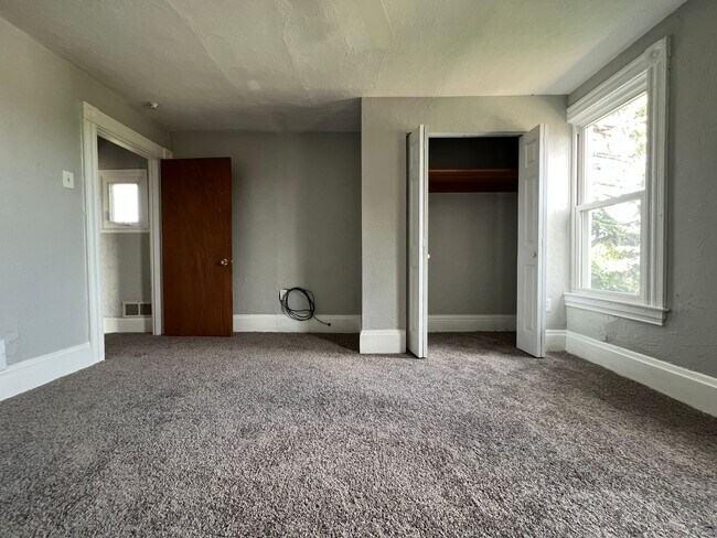 Building Photo - 3BR Retreat Minutes from The Waterfront Shopping & Dining