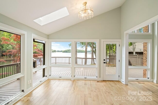 Building Photo - 449 Windward Dr
