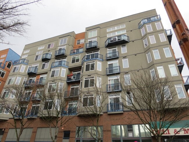 Building Photo - Incredible 1bed/1bath Condo Ideally Located in Belltown!