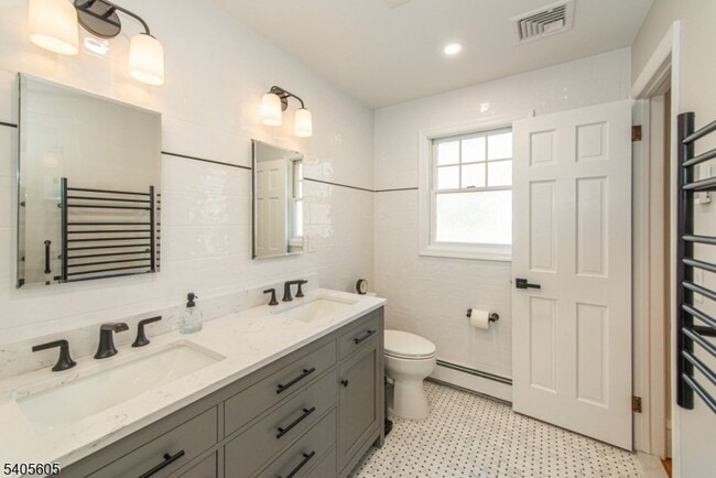 Building Photo - 237 Morris Ave