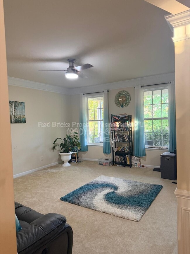 Building Photo - 7939 Heatherstone Dr