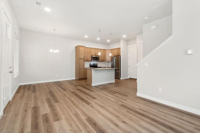 Building Photo - 4190 S Park Dr