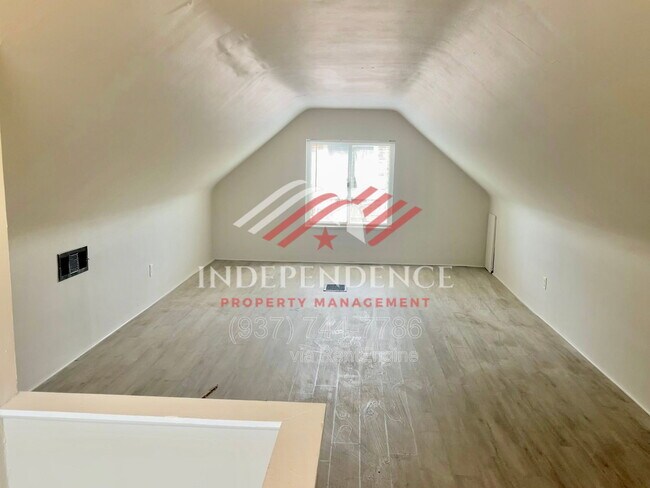 Building Photo - 402 Harriet St