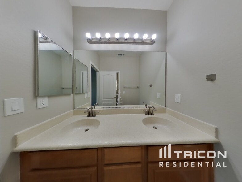 Building Photo - 29848 Tierra Shores Ln