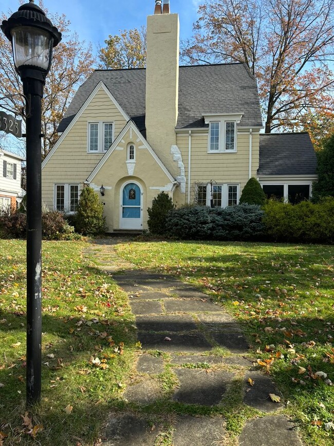 Primary Photo - 4 Bedroom In Fernway Neighborhood