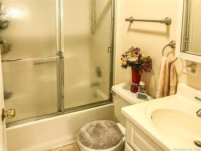 Building Photo - 431 Glenbrook Rd