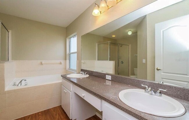 Building Photo - 10456 Clarion St