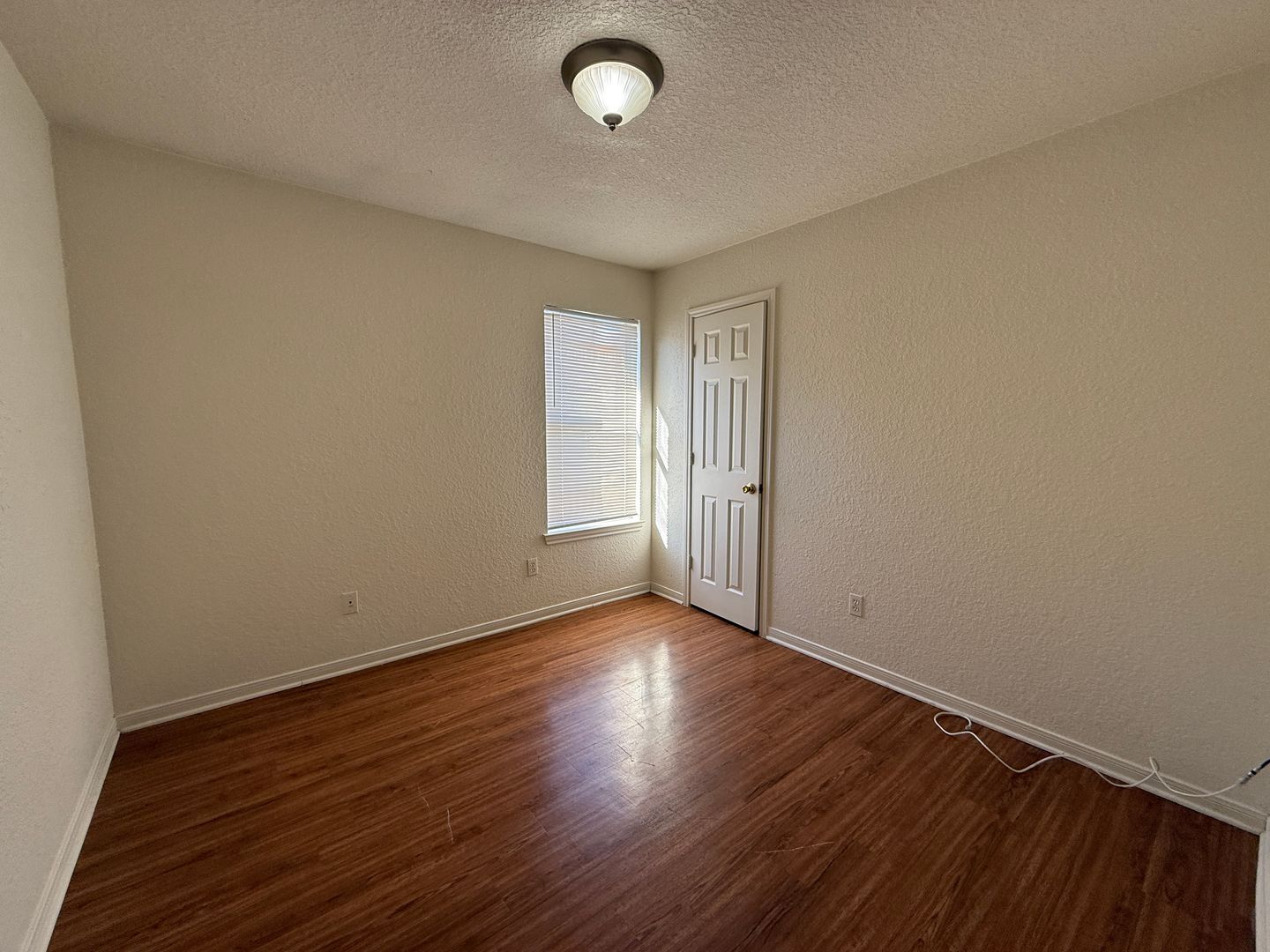 Building Photo - 1403 Dugger Cir