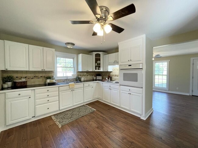 Building Photo - 1936 N Dixie Ave