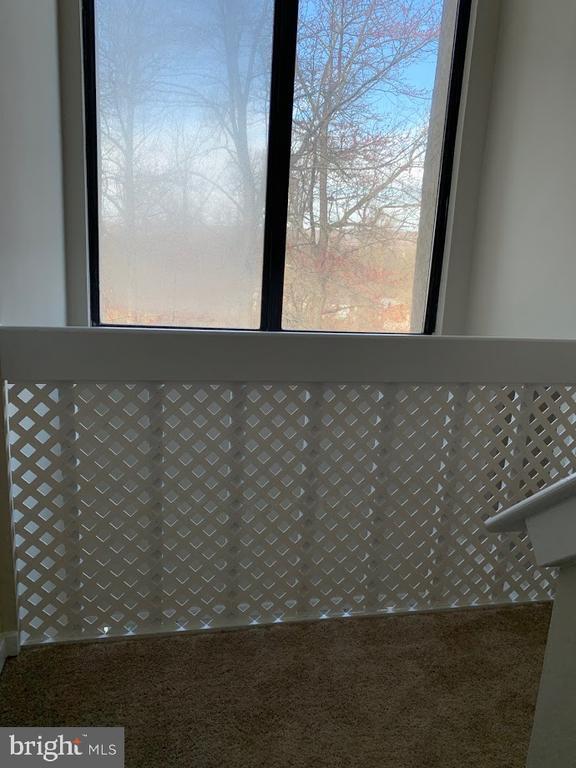 Building Photo - 468 Lynetree Dr