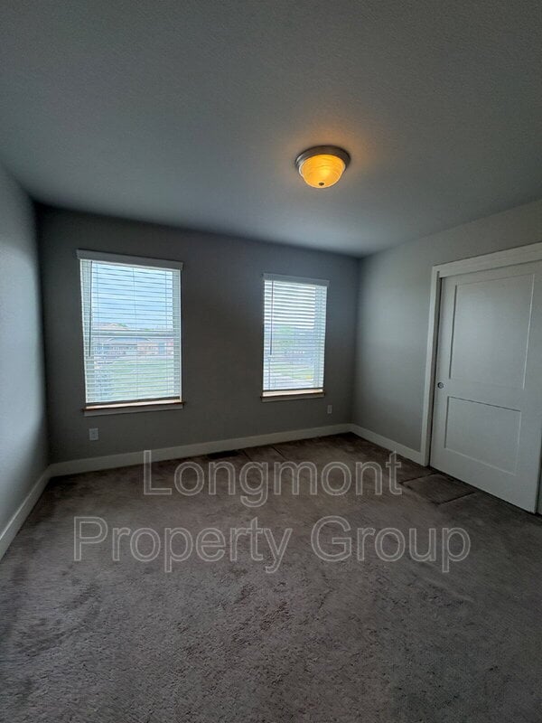 Building Photo - 1303 S Oak Ct.