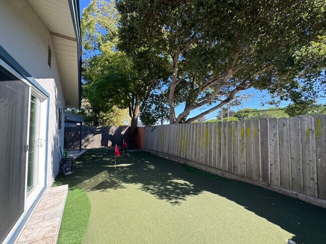 Building Photo - Beautifully Updated 3-Bedroom Home – First...