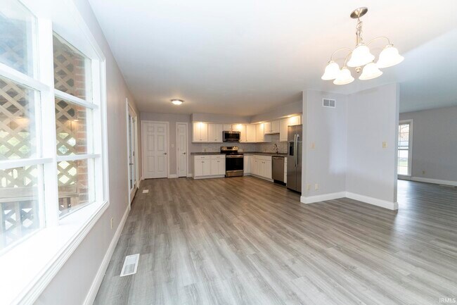 Building Photo - 7877 Marywood Dr