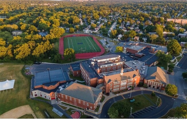 Building Photo - 167 Brook St