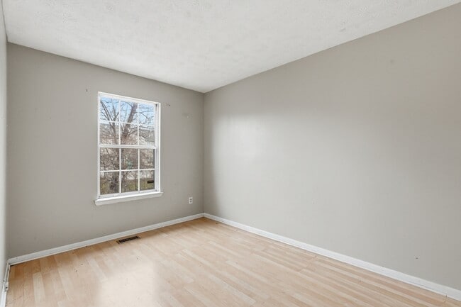 Building Photo - 72 Chelmsford Ct