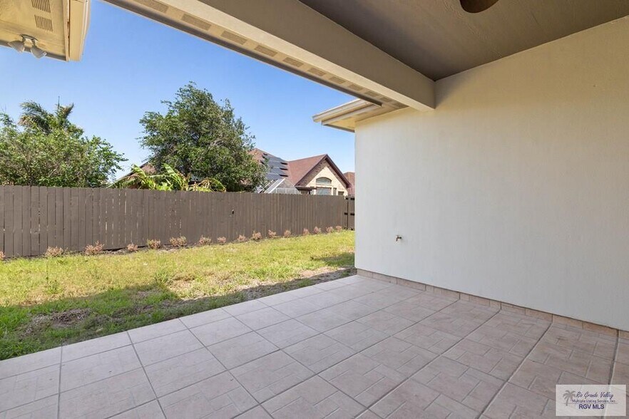 Building Photo - 2170 Portofino Blvd